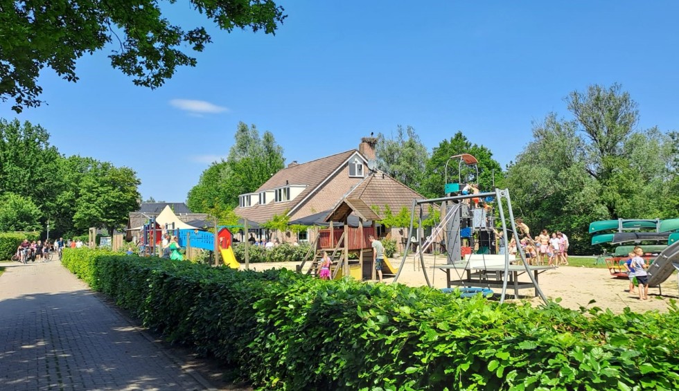 Speeltuin en restaurant.jpg